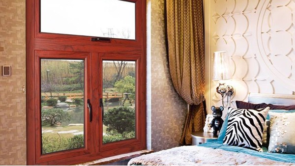 想知道铝木复合门窗和铝包木门窗哪款更适合你吗？